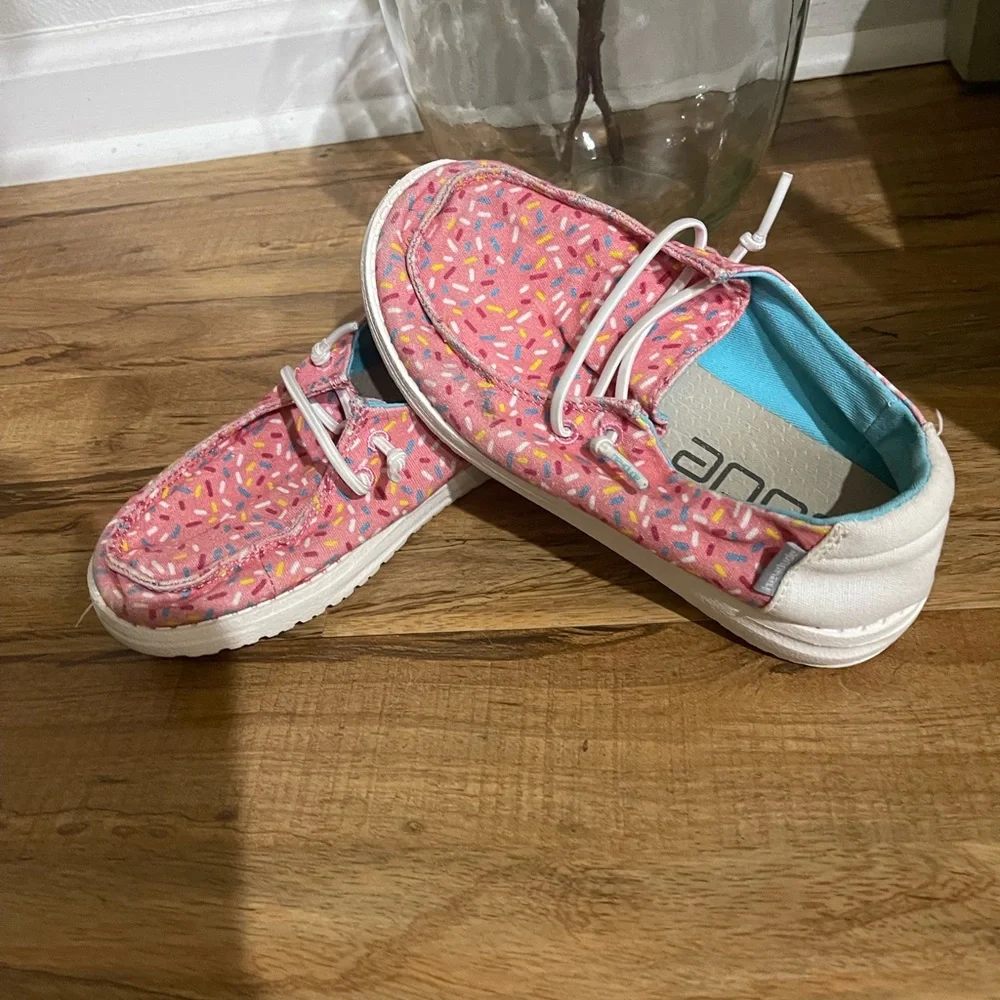 Hey‎ Dude Wendy Youth Pink Sprinkles Slip On Size Y1-L2